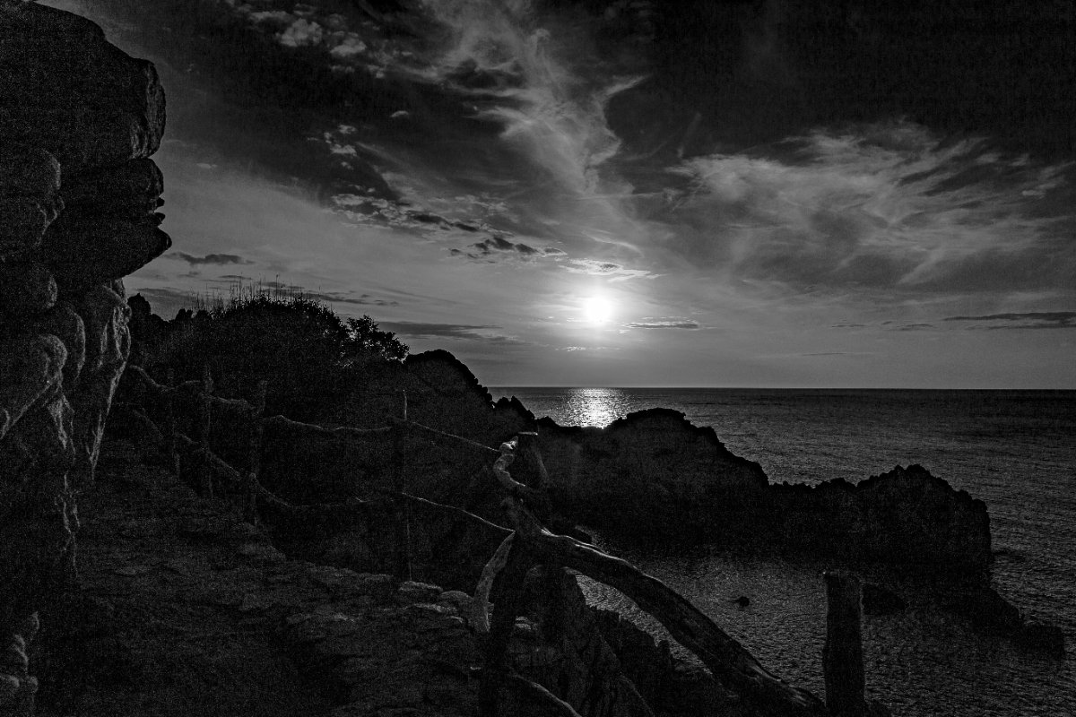 Il profilo della scogliera — Costa Paradiso, Sardegna, Italia