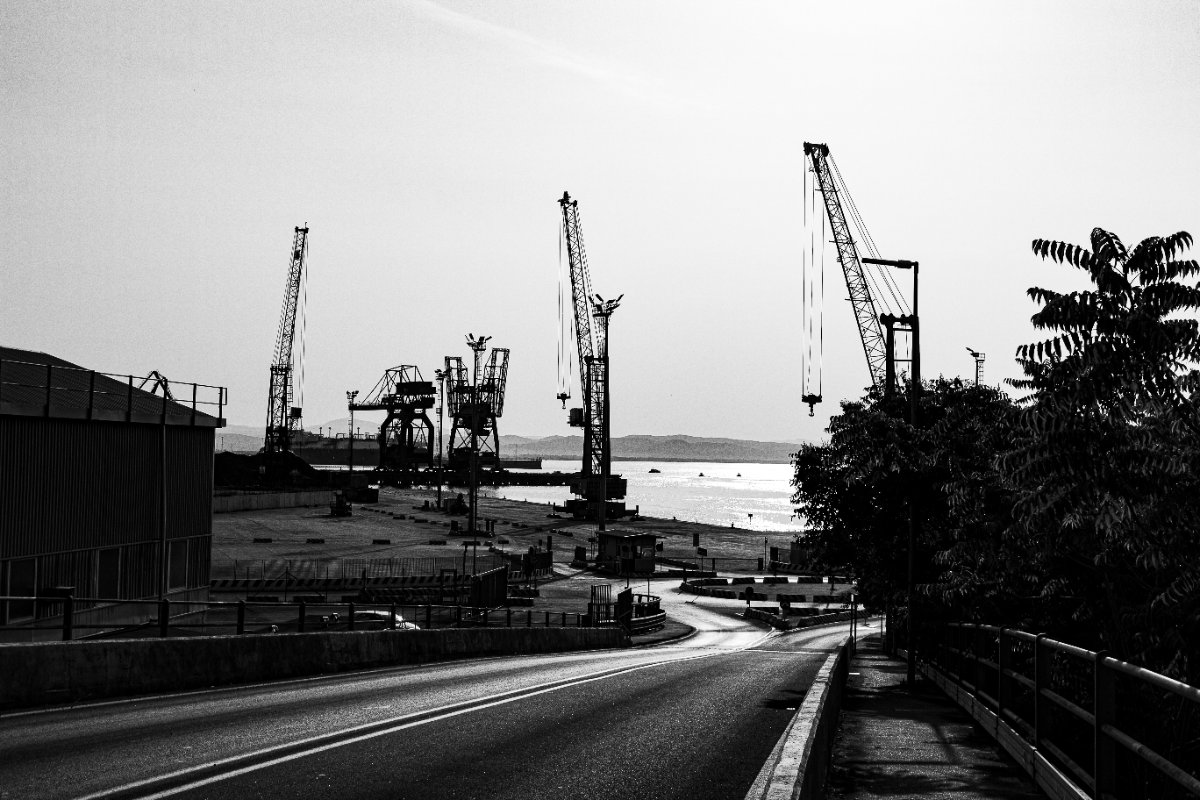 L'ultima curva — Porto di Piombino, Italia